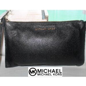 Michael Michael Kors Pebbled Leather Clutch Wristlet w slots for Cards